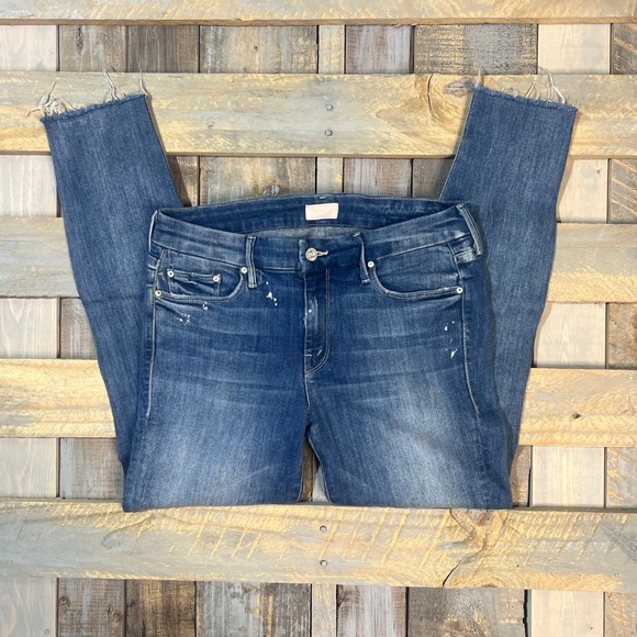 Distressed [Mother] Skinny <Looker Ankle Fray> Trashed Blue Jeans | 29 Medium 8 - Picture 8 of 16